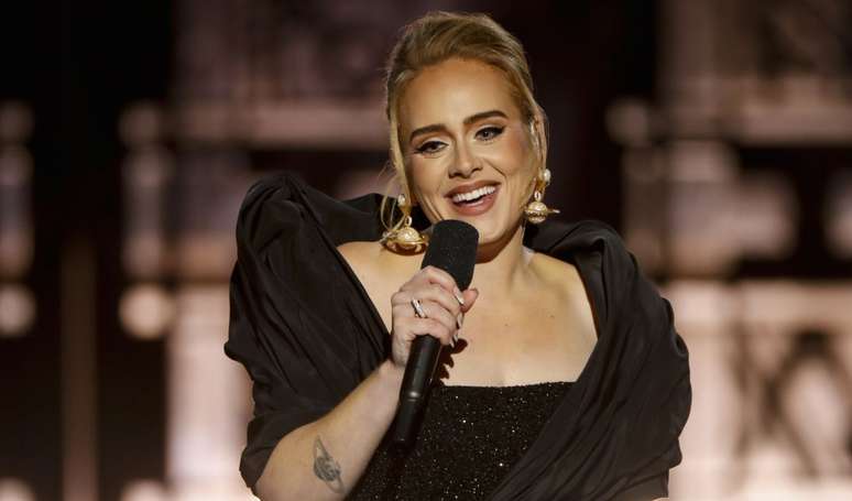 அடீல், 45 கிலோ எடை குறைவானவர், ஜிசெல் பாண்ட்சென் போன்ற ஒரு எளிய உணவு ரகசியத்தைக் கொண்டுள்ளார், இது ஒரு மருத்துவரால் வெளிப்படுத்தப்பட்டது: 'இது ஒரு விளைவு'.