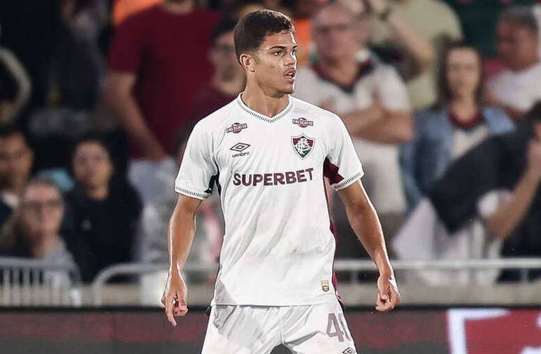 J&uacute;lio Fid&eacute;lis agradou quando entrou em campo &ndash;