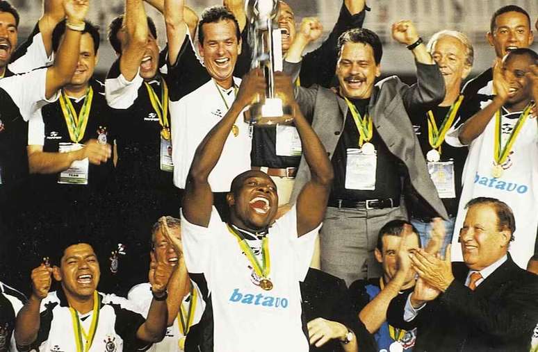 Corinthians conquistou o Mundial de Clubes de 2000 contra o Vasco &ndash;