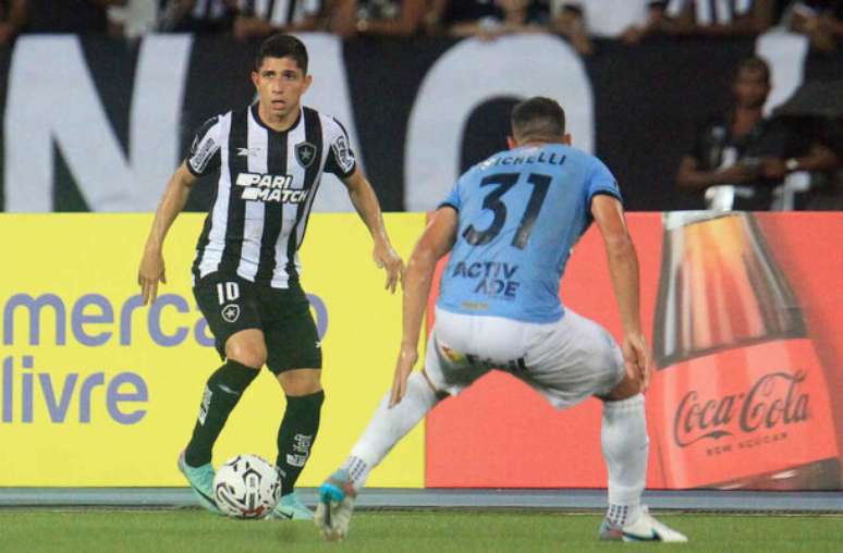 Botafogo midfielder Freitas returns to Bolivia –