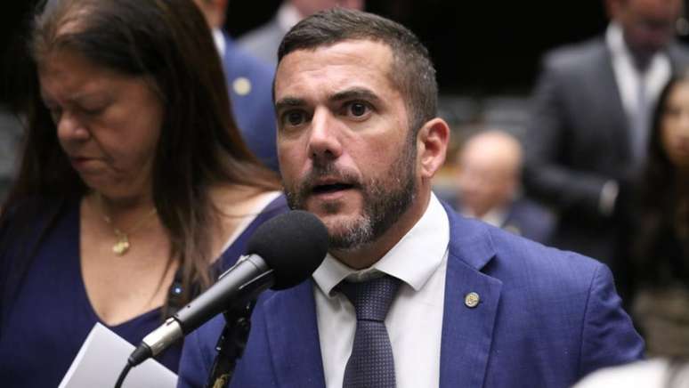 According to the investigation, Jordy had used parliamentary quotas to cover “non-existent or irregular expenses”