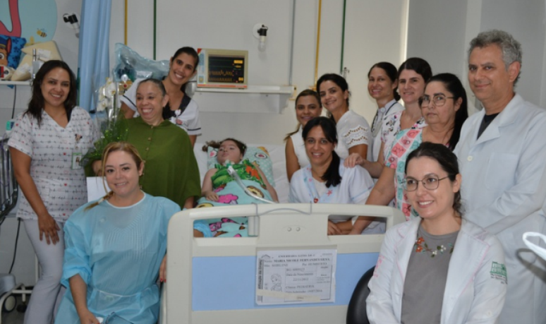 &lsquo;Fam&iacute;lia completa&rsquo;: crian&ccedil;a de 12 anos com doen&ccedil;a gen&eacute;tica rara passa primeiro Natal em casa ap&oacute;s mais de uma d&eacute;cada internada