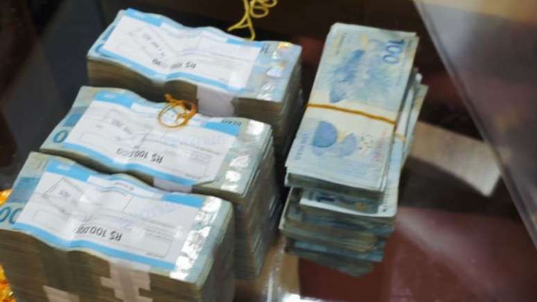 PF encontrou dinheiro em esp&eacute;cie durante buscas da Opera&ccedil;&atilde;o Galho Fraco