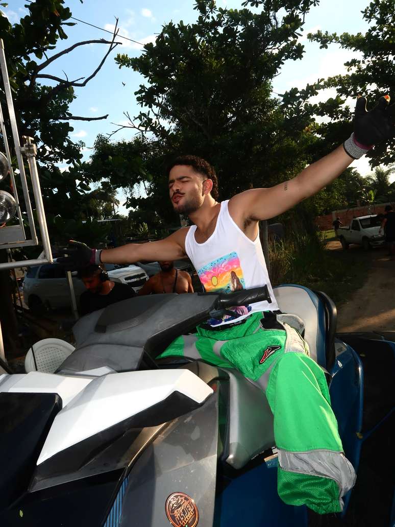 Pedro Sampaio lan&ccedil;a parceria com Melody e critica cobran&ccedil;a para viralizar