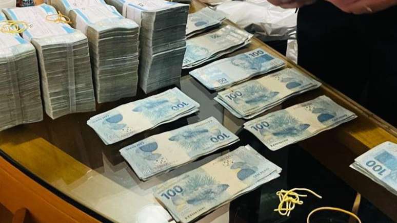 PF encontrou dinheiro em esp&eacute;cie em endere&ccedil;os de investigados