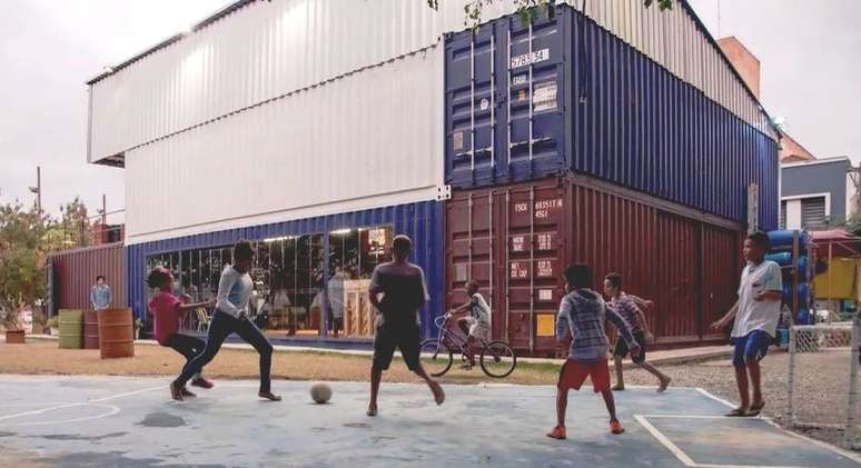 Com quase uma d&eacute;cada de atua&ccedil;&atilde;o, Teatro de Cont&ecirc;iner ofertou mais de 4000 atividades art&iacute;stico-sociais para popula&ccedil;&atilde;o, gratuitamente.