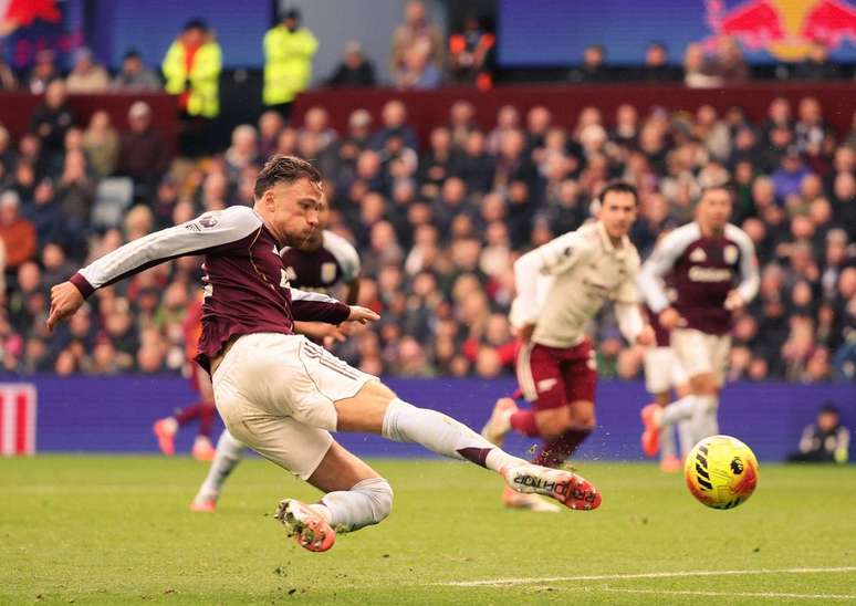 ஆஸ்டன் வில்லாவுக்காக மேட்டி கேஷ் ஒரு சிறந்த கோல் அடித்தார் –