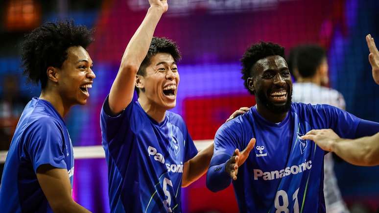 Lance do jogo entre Osaka e Warta