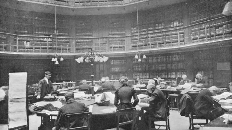 O Escrit&oacute;rio de Registros P&uacute;blicos abrigava milhares de depoimentos criminais da era medieval, que agora s&atilde;o guardados nos Arquivos Nacionais em Kew, a sudoeste de Londres