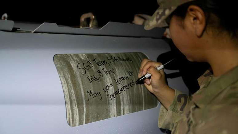 O Ex&eacute;rcito dos EUA identificou os dois soldados mortos no ataque como o sargento Edgar Brian Torres Tovar, de 25 anos, e o sargento William Nathaniel Howard, de 29 anos.