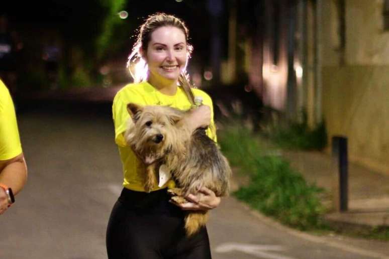 Veterin&aacute;ria Yasmin Acioli resgatou Run