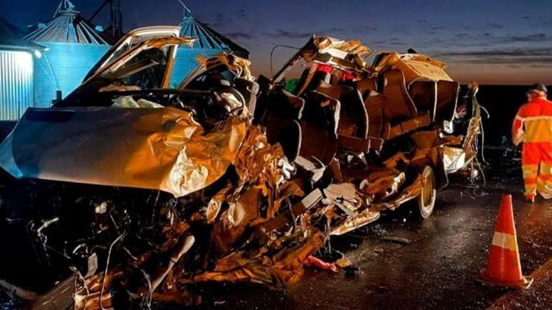 கராசினோவில் BR-386 இல் டிரக்கும் வேனும் மோதியதில் ஐந்து பேர் இறந்தனர்