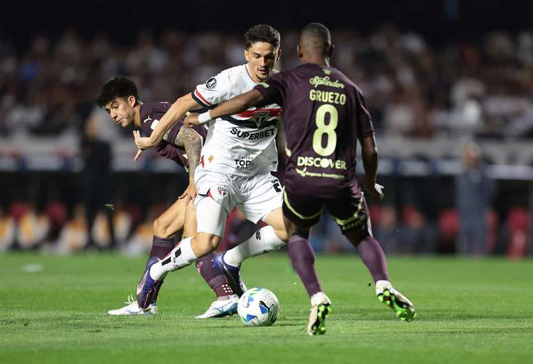 S&atilde;o Paulo foi eliminado para a LDU na Libertadores &ndash;