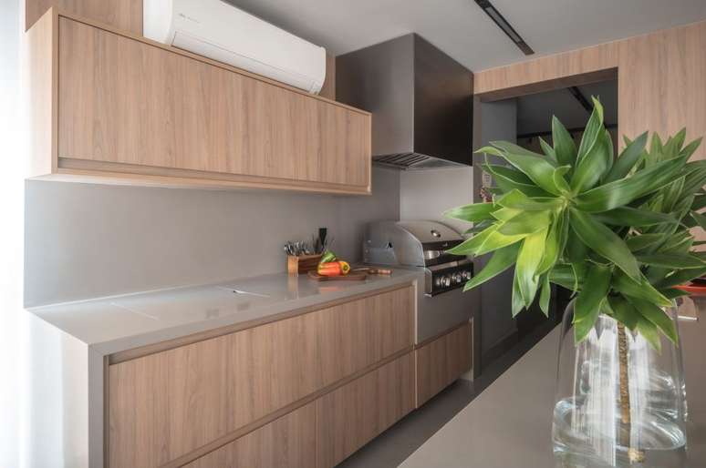 Aqui, o d&eacute;cor deve ser funcional, evitando pe&ccedil;as que disputem espa&ccedil;o com o preparo dos pratos |