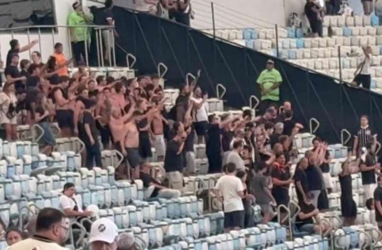 கொரிந்தியர்கள் தவறான இடத்தில் இருக்கிறார்கள் -