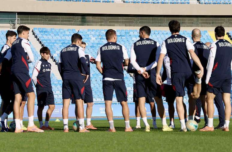 Bologna sonha em derrubar o favorito Napoli &ndash;