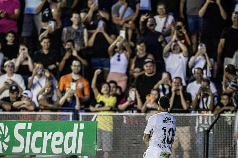 Neymar fez um gola&ccedil;o ol&iacute;mpico contra a Inter de Limeira &ndash;