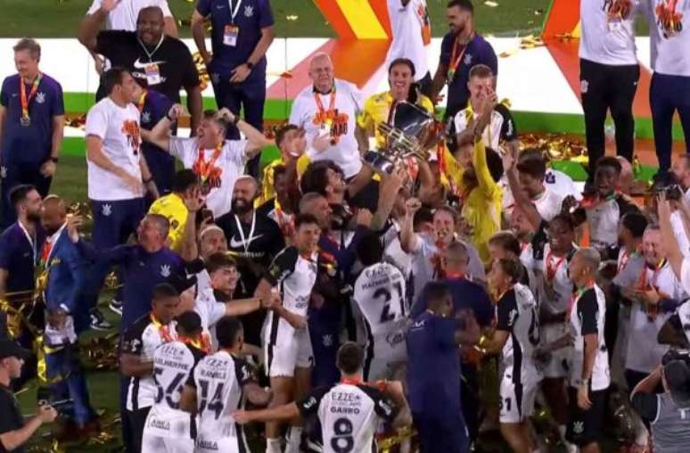 - Reprodu&ccedil;&atilde;o de V&iacute;deo - Legenda: Corinthians receber&aacute; premia&ccedil;&atilde;o de R$ 97,8 milh&otilde;es pelo t&iacute;tulo da Copa do Brasil