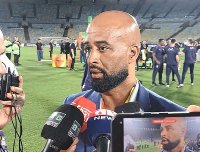 கொரிந்தியன்ஸில் கால்பந்து நிர்வாகியான ஃபேபின்ஹோ சோல்டாடோ, 2026 க்கு நிரந்தரமாக உத்தரவாதம் அளிக்கவில்லை.