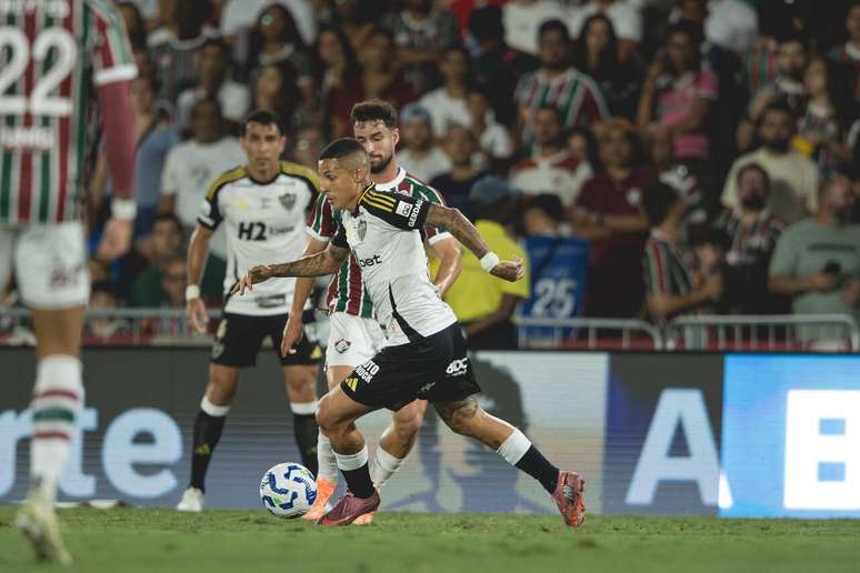 கில்ஹெர்ம் அரானாவை பணியமர்த்த ஃப்ளூமினென்ஸ் ஒரு திட்டத்தை முன்வைத்தார் -