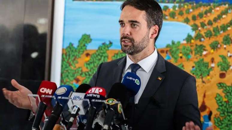 Leite defende ser preciso criar uma alterativa a Lula e Bolsonaro