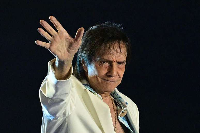 2025 இல் கச்சேரியில் ராபர்டோ கார்லோஸ்