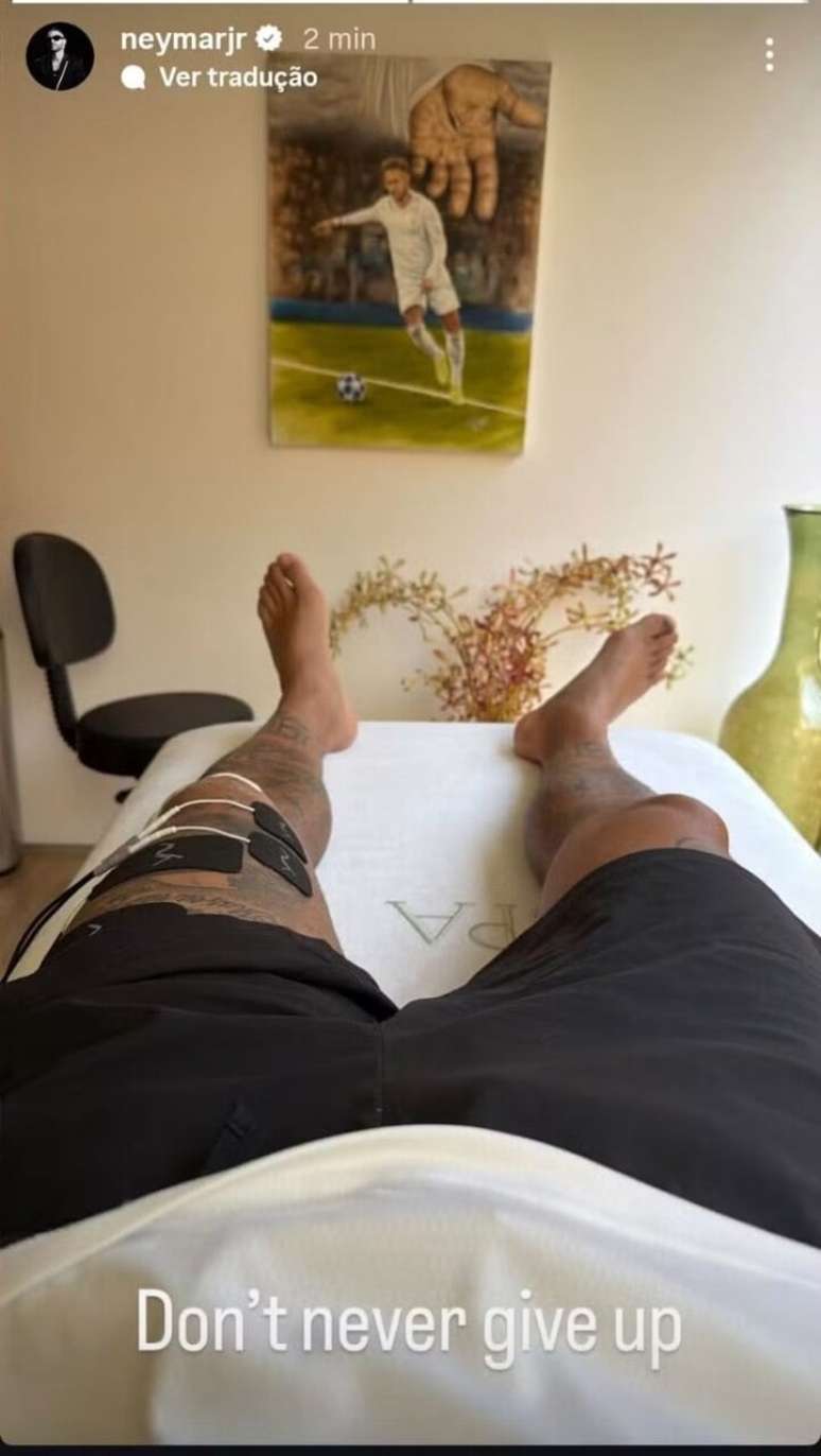 Neymar passou por artroscopia no joelho esquerdo &ndash;