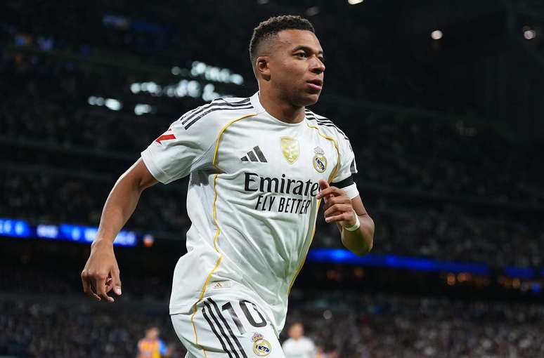 Mbapp&eacute; em a&ccedil;&atilde;o pelo Real Madrid no Santiago Bernab&eacute;u &ndash;