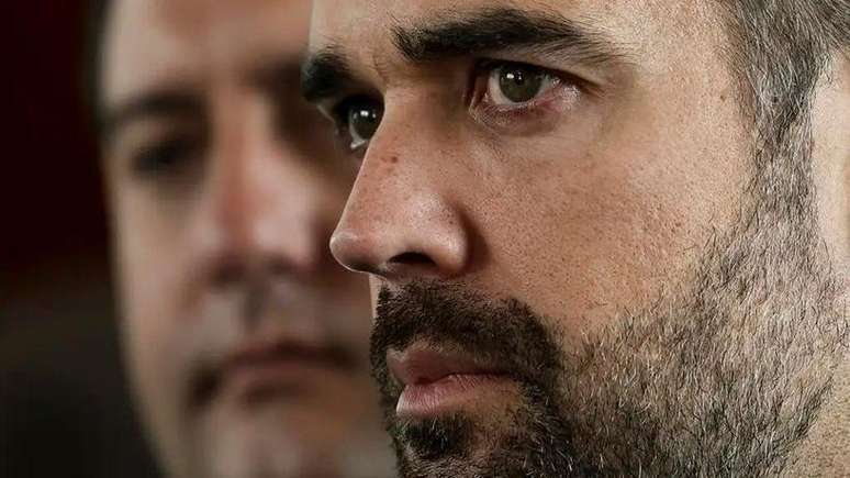 Leite diz que apoiar&aacute; Ratinho Jr. (ao fundo) caso ele se lance &agrave; Presid&ecirc;ncia