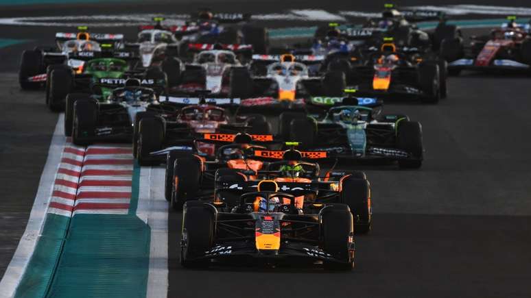 Formula 1 distributes millionaire prizes to teams