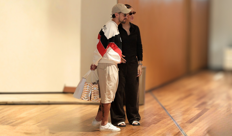 இது பிரேசில் அல்லது உருகுவேயில் இருந்து வந்ததல்ல: ஃபிளமெங்கோவைச் சேர்ந்த அர்ராஸ்கேட்டா அணிந்திருக்கும் இந்த விண்டேஜ் ஐரோப்பிய அணி அடிடாஸ் ஜாக்கெட், வீரர் ஸ்டைலுடன் கோல் அடிக்கிறார் என்பதை நிரூபிக்கிறது.