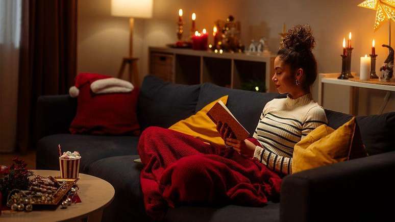 A tradi&ccedil;&atilde;o natalina islandesa do J&oacute;lab&oacute;kafl&oacute;&eth; consiste em trocar livros e passar a noite de Natal lendo os presentes