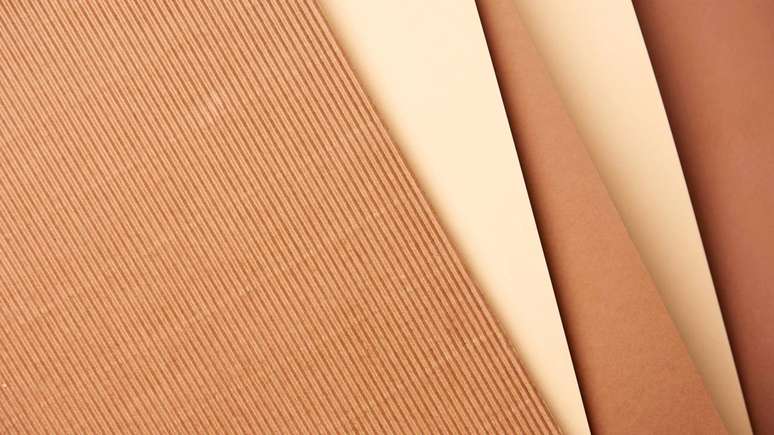 Discreto e funcional, o marrom atua como base na moda, na decora&ccedil;&atilde;o e no design, mesmo sem receber o status de cor preferida &ndash; depositphotos.com / MicEnin