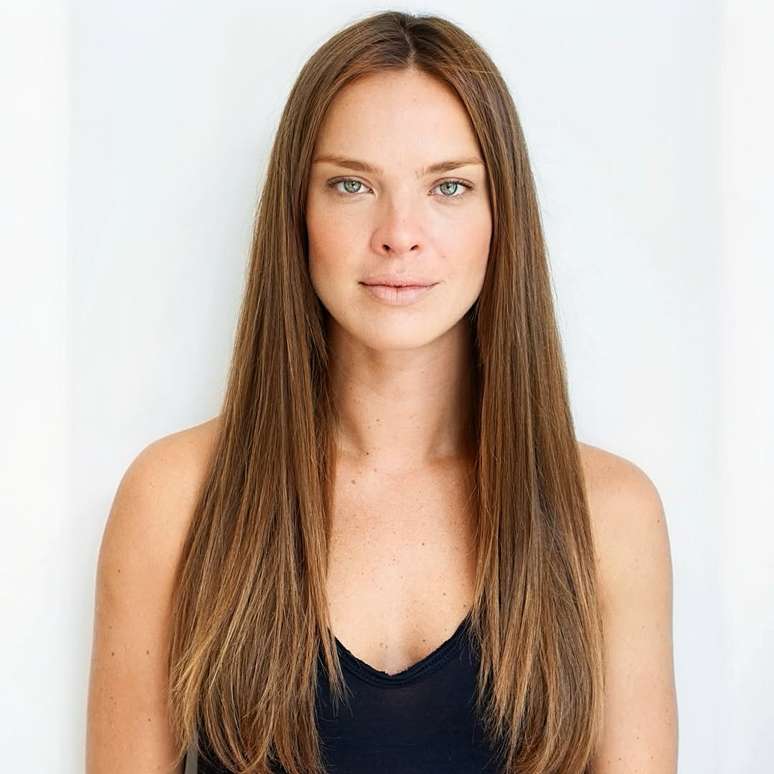 Let&iacute;cia posa para ensaio fotogr&aacute;fico