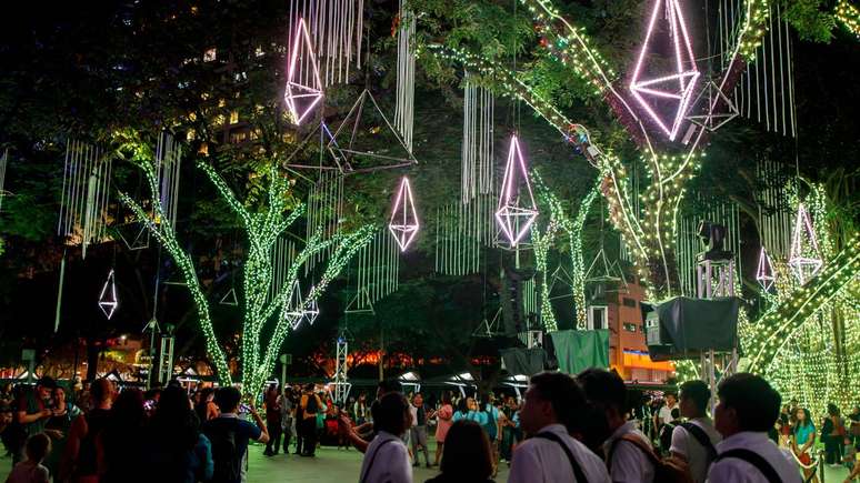 A express&atilde;o Natal nas Filipinas n&atilde;o se refere apenas ao dia 25 de dezembro, mas a uma sequ&ecirc;ncia de marcos ao longo dos meses &ndash; depositphotos.com / bugking88