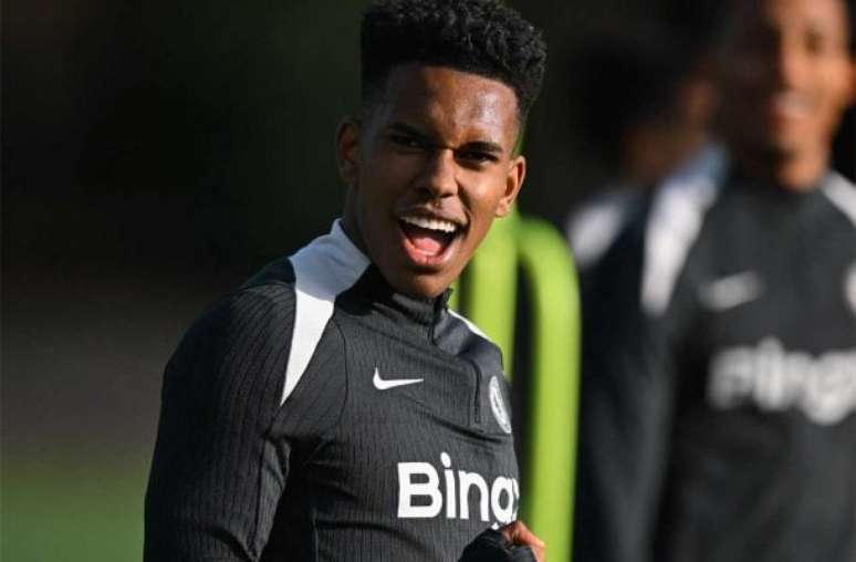 - Divulga&ccedil;&atilde;o/Chelsea - Legenda: Est&ecirc;v&atilde;o volta ao time do Chelsea depois de uma les&atilde;o muscular