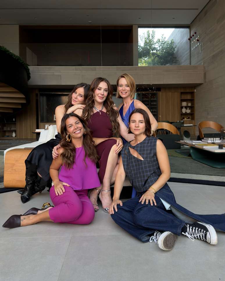 Paolla Oliveira, Claudia Raia, Mariana Ximenes, Fernando Souza மற்றும் Bianca Comparato 