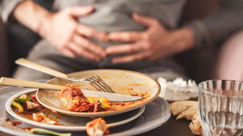 Quando estamos com fome, existem muitos fatores que podem alterar a quantidade de comida que ingerimos