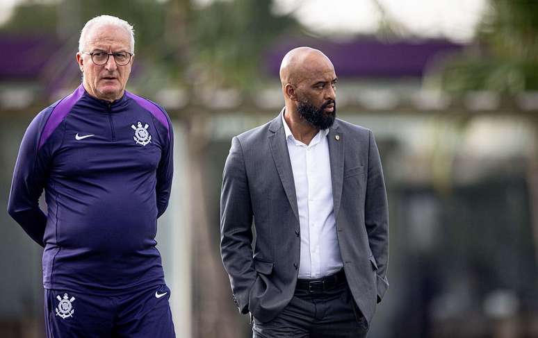 Fabinho Soldado se despede do Corinthians. Entre os elogios, exalta o trabalho de Dorival Jr.