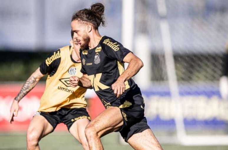 பில்லால் பிராஹிமியை பணியமர்த்துவதில் சாண்டோஸ் முரண்படுகிறார் –