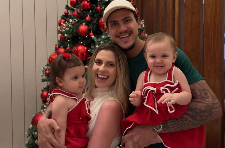 Pedro com as g&ecirc;meas &ndash;