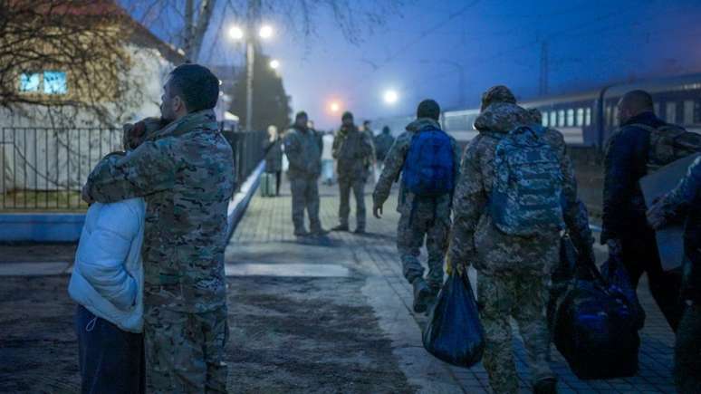 Polina e Andriy se conheceram h&aacute; alguns meses e o pouco tempo que podem passar juntos &eacute; muito precioso para eles