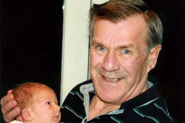 Dianne diz que Ronnie "se revelou" ajudando com as crian&ccedil;as quando ela sofria de s&iacute;ndrome de fadiga cr&ocirc;nica.