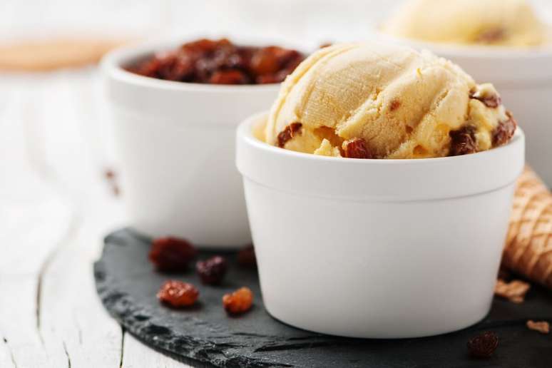 Sorvete de passas ao rum 