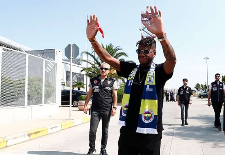 Fred foi contratado com pompa pelo Fenerbah&ccedil;e &ndash; Divulga&ccedil;&atilde;o/Fenerbah&ccedil;e SK