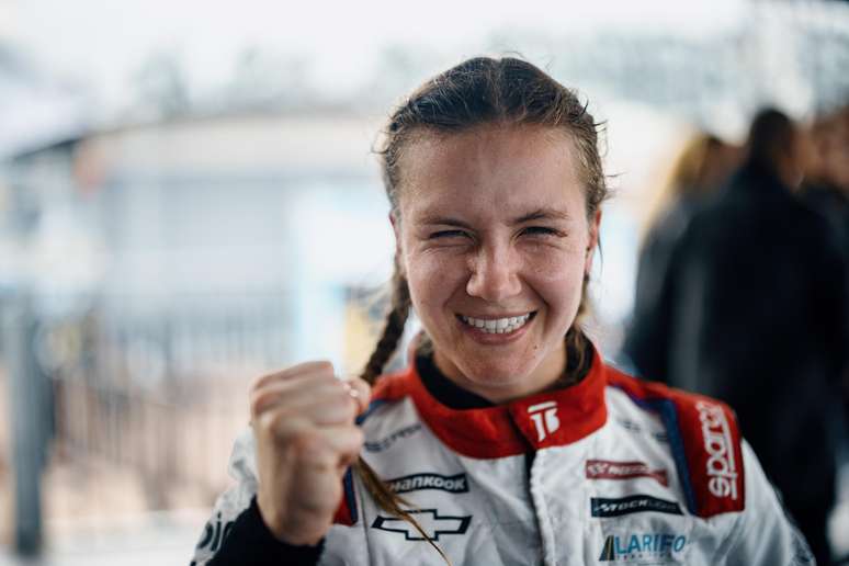 A catarinense ser&aacute; a primeira pilota em temporada completa na Stock Car desde Bia Figueiredo em 2019