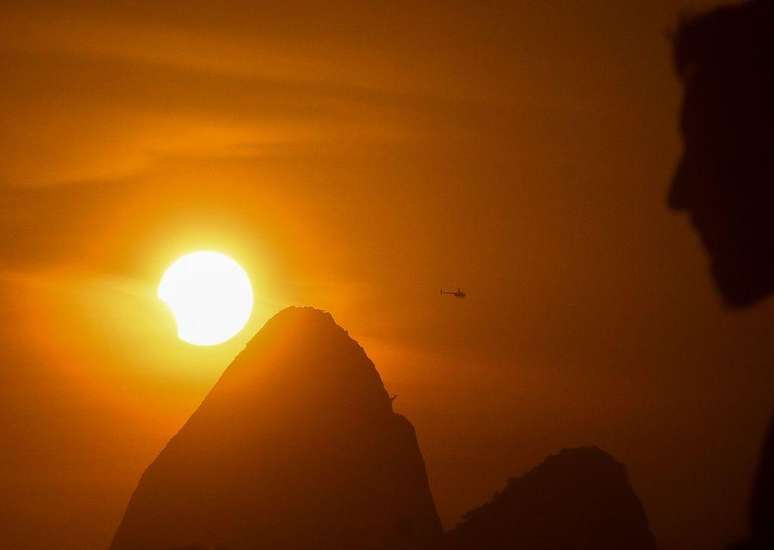 Sun in the landscape of Rio de Janeiro