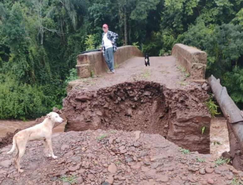 Em Candel&aacute;ria,&nbsp;a Ponte do Imp&eacute;rio foi temporariamente interditada
