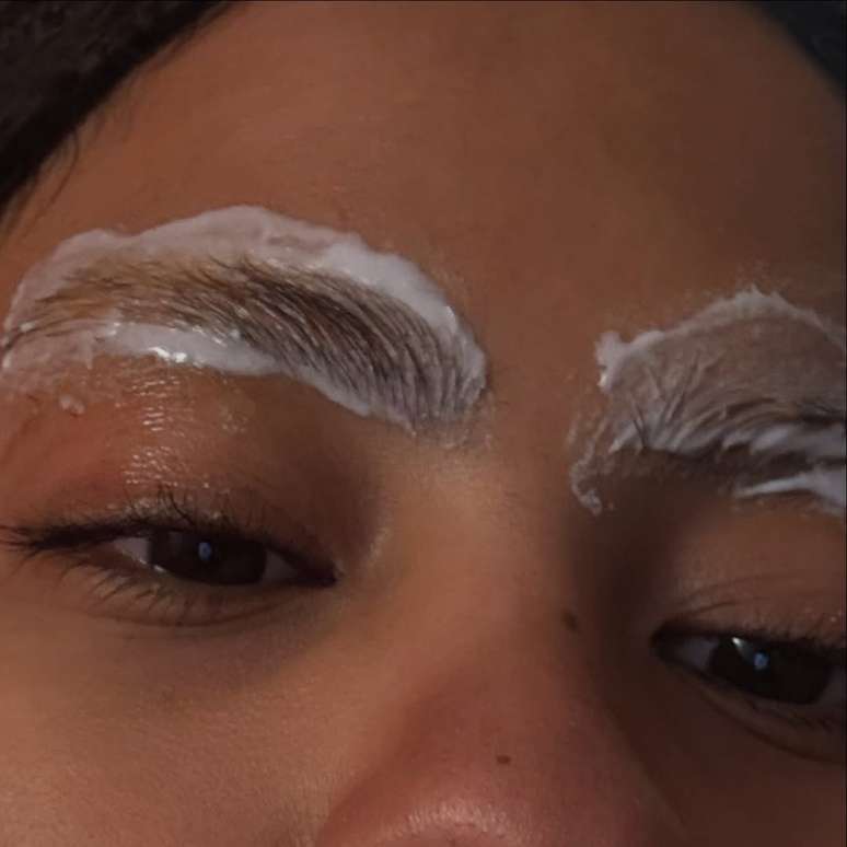 Bella Campos muda visual para o fim de ano