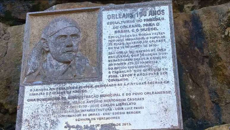 The sculptures transform the road into an open-air gallery and reveal, in stone, the stories, faith and culture of Santa Catarina – Reproduction